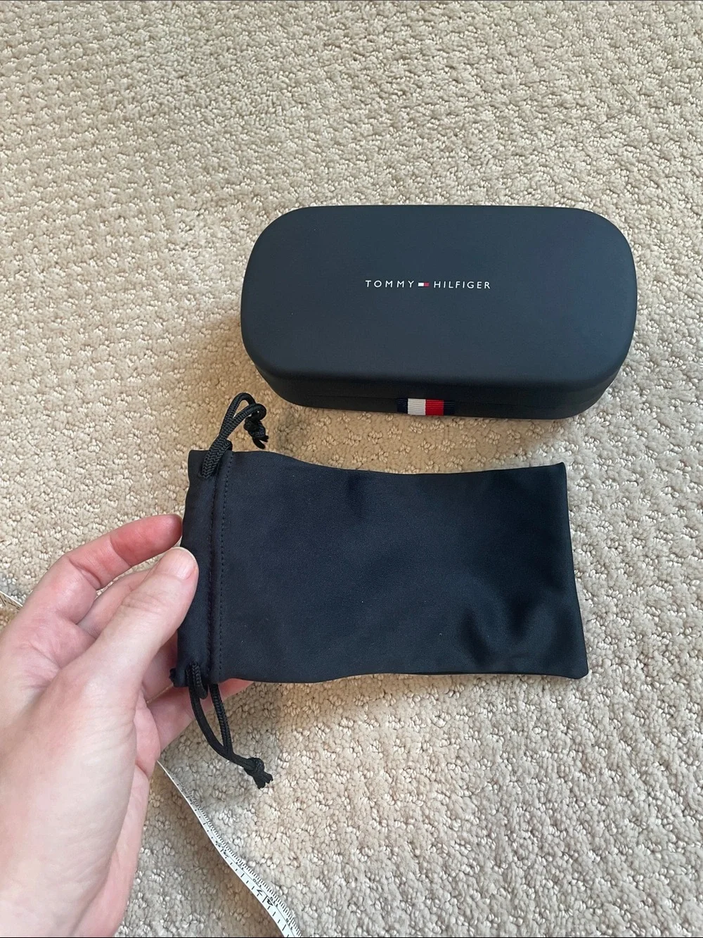 🖤 5/$25 Tommy Hilfiger Navy Eyewear Case with Black Nike Drawstring Pouch